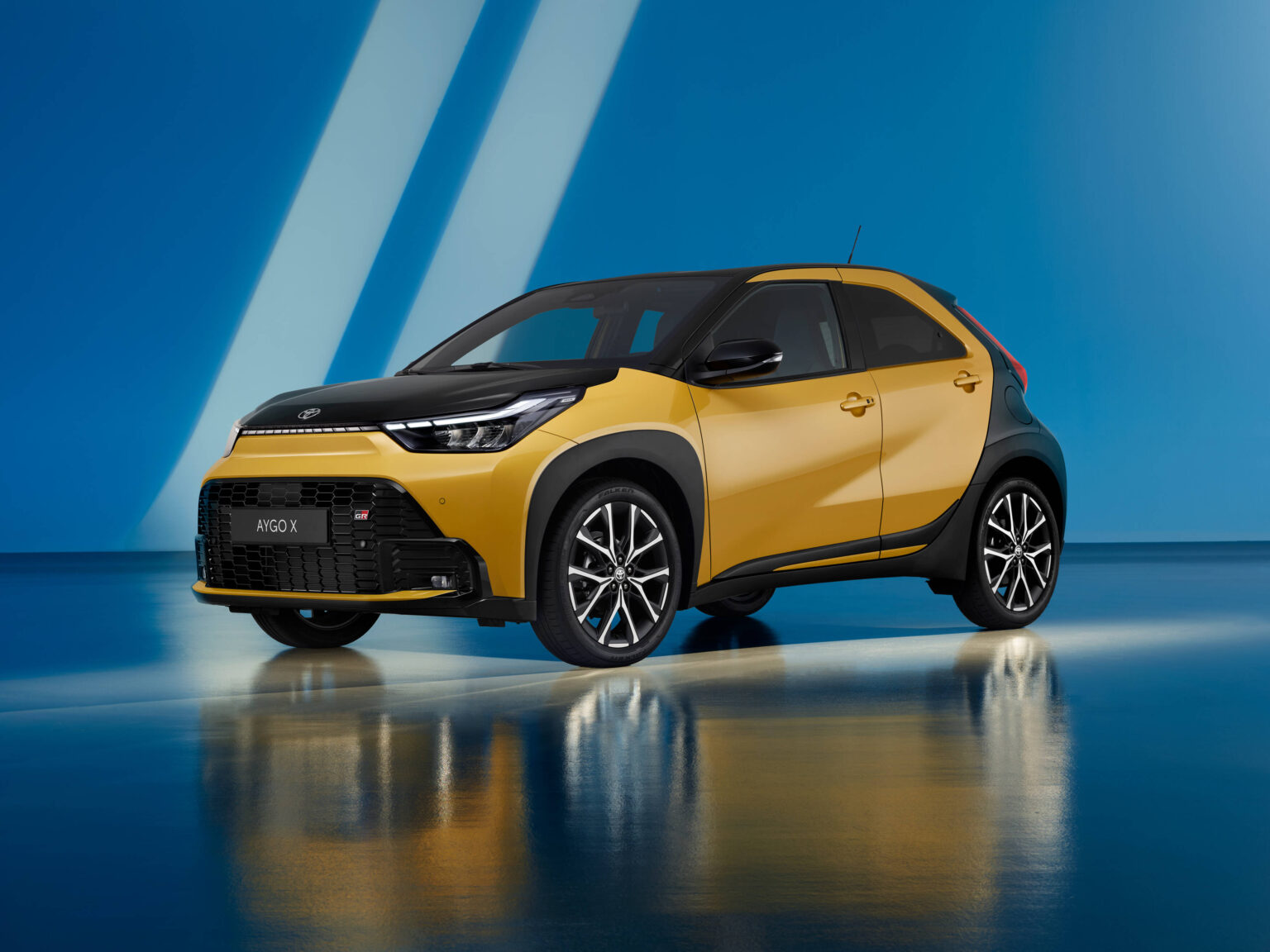 2025-AYGO-X-GR-SPORT_001-1536x1152